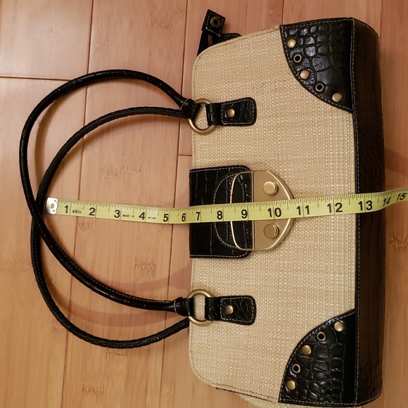 Basket weave purse with faux look black trim - Picture 11 of 12